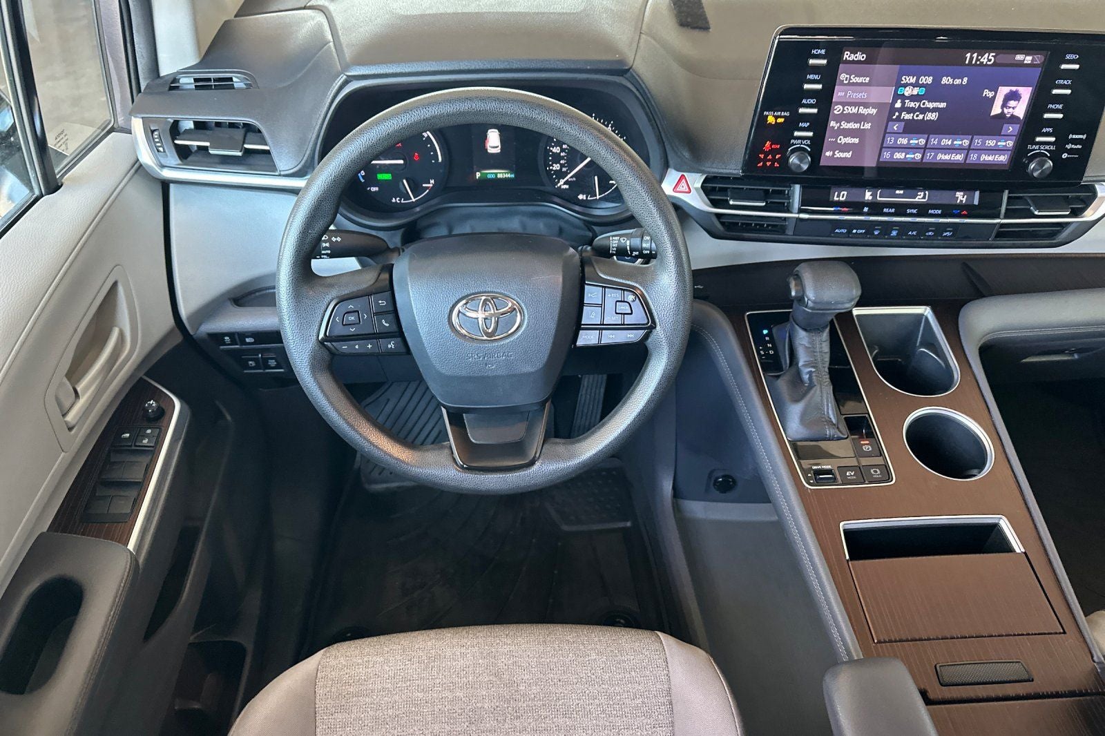 2022 Toyota Sienna LE 8 Passenger