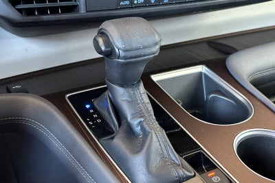 2022 Toyota Sienna LE 8 Passenger