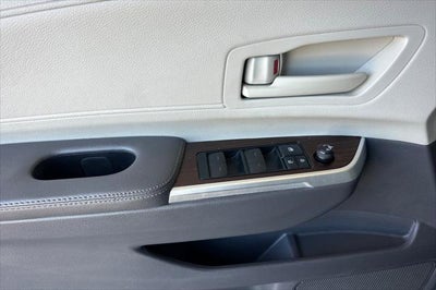 2022 Toyota Sienna LE 8 Passenger