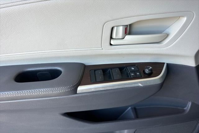 2022 Toyota Sienna LE 8 Passenger