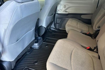 2022 Toyota Sienna LE 8 Passenger