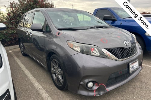 2014 Toyota Sienna SE 8 Passenger
