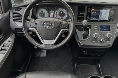 2019 Toyota Sienna SE Premium 8 Passenger