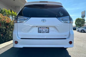 2018 Toyota Sienna SE Premium 8 Passenger