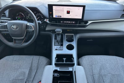 2025 Toyota Sienna XLE