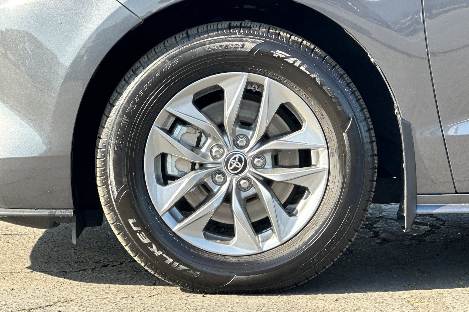 2025 Toyota Sienna XLE