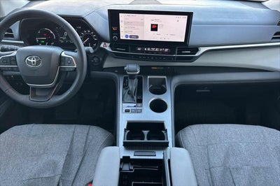 2025 Toyota Sienna XLE