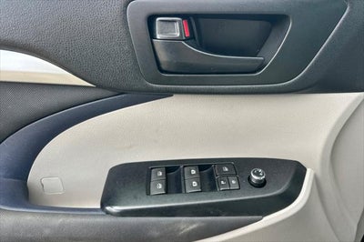 2017 Toyota Highlander LE