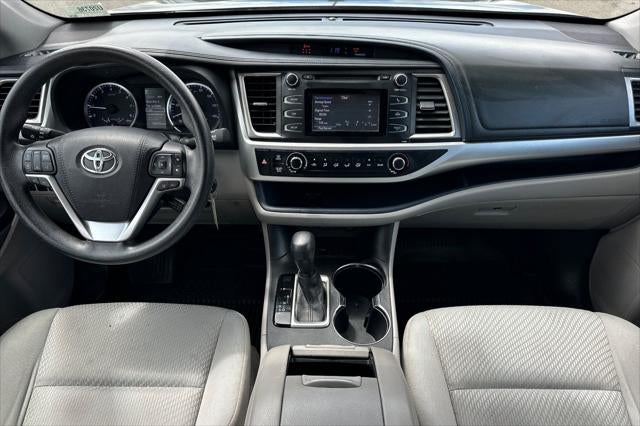 2017 Toyota Highlander LE