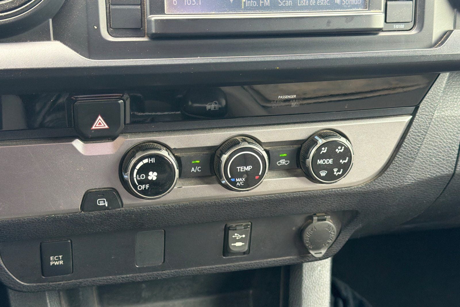 2017 Toyota Tacoma SR