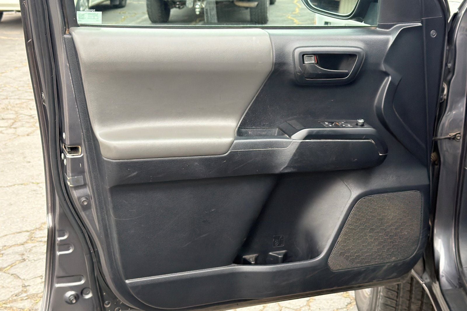 2017 Toyota Tacoma SR