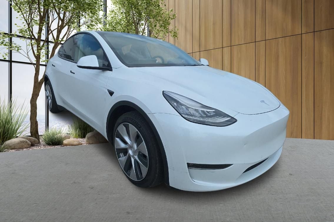 Used 2021 Tesla Model Y Long Range with VIN 5YJYGAEE0MF299229 for sale in Madera, CA