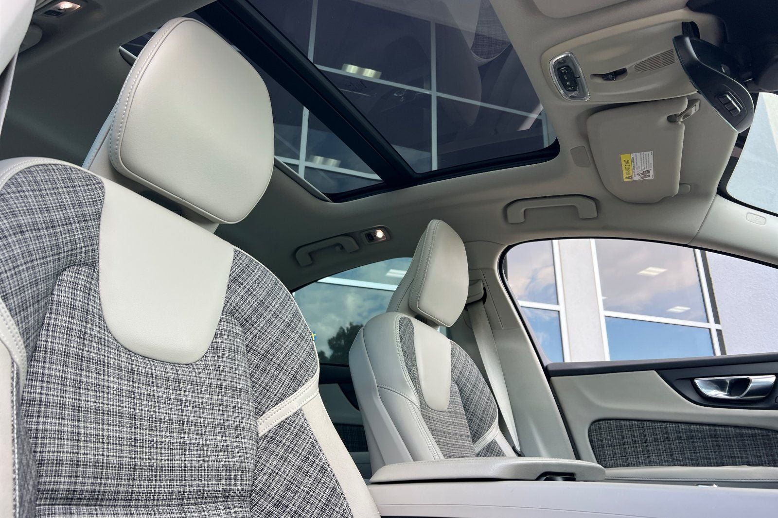 2021 Volvo S60 T5 Momentum