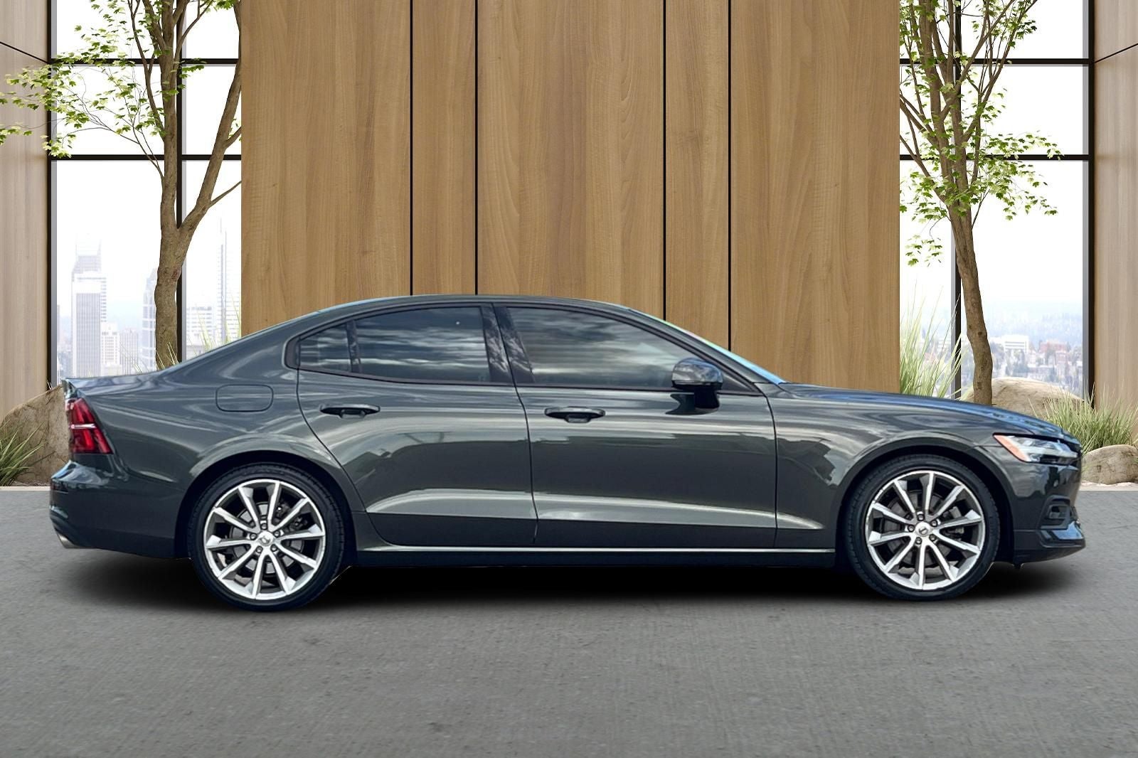 2021 Volvo S60 T5 Momentum