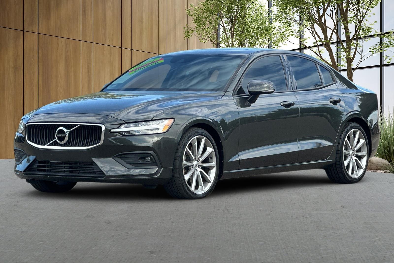 2021 Volvo S60 T5 Momentum