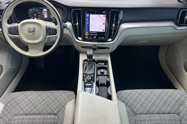 2021 Volvo S60 T5 Momentum