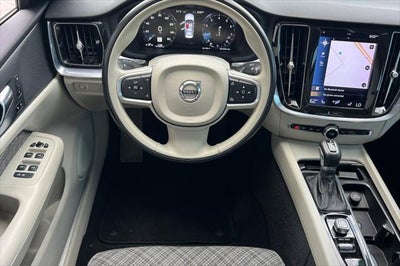 2021 Volvo S60 T5 Momentum