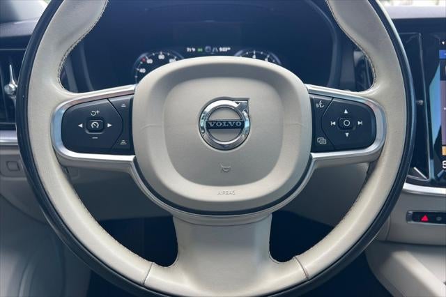 2021 Volvo S60 T5 Momentum