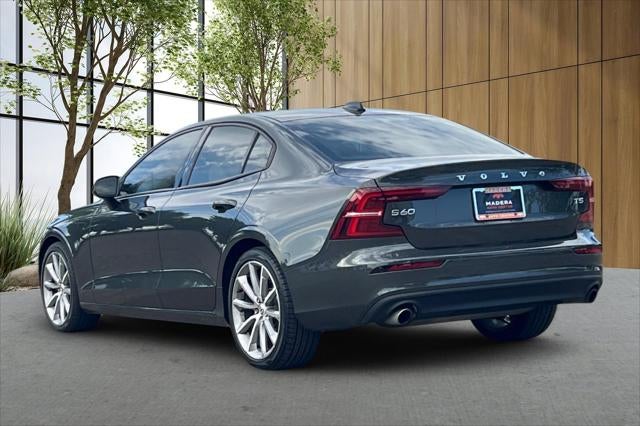 2021 Volvo S60 T5 Momentum