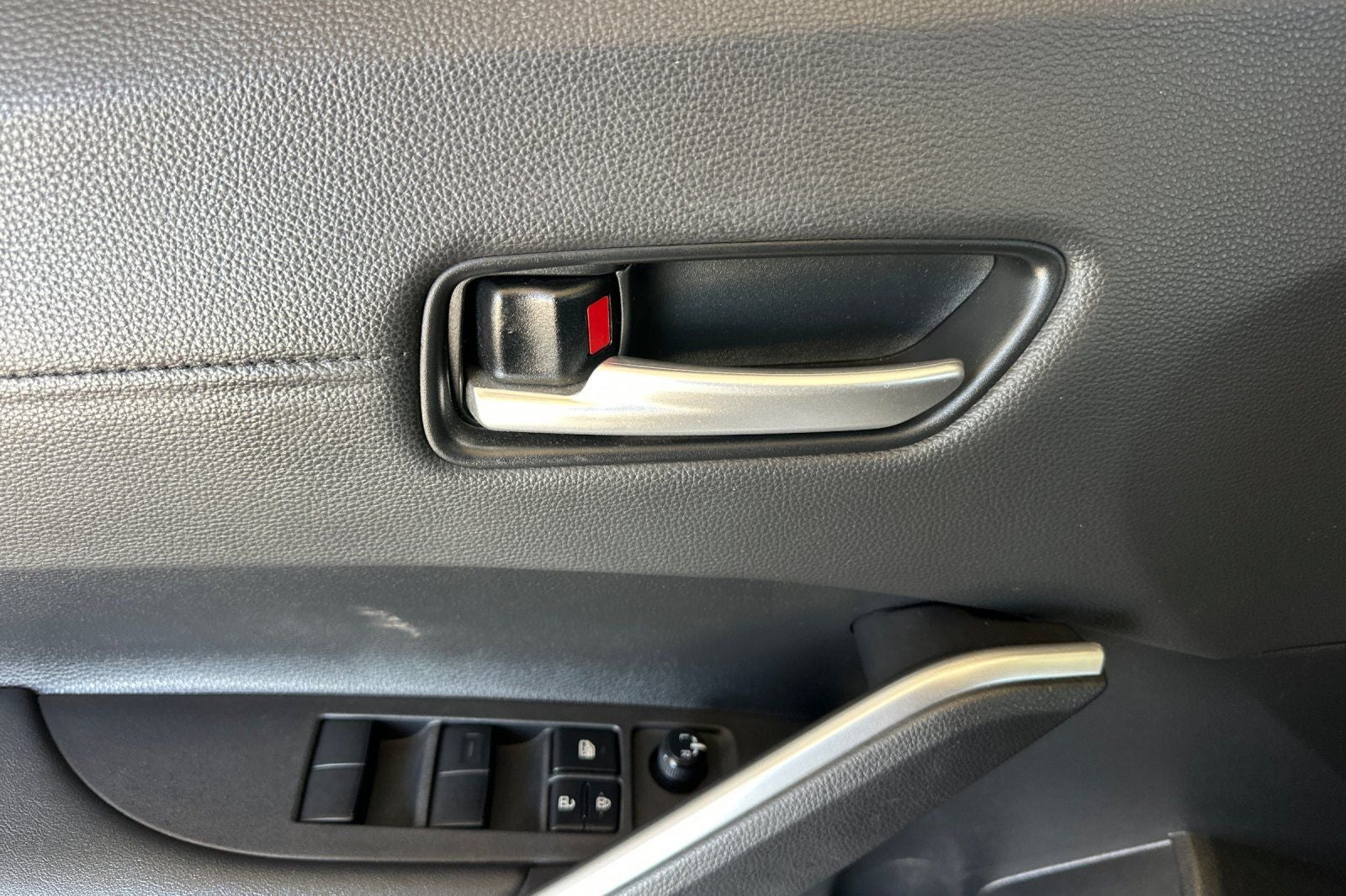 2024 Toyota Corolla Cross Hybrid XSE