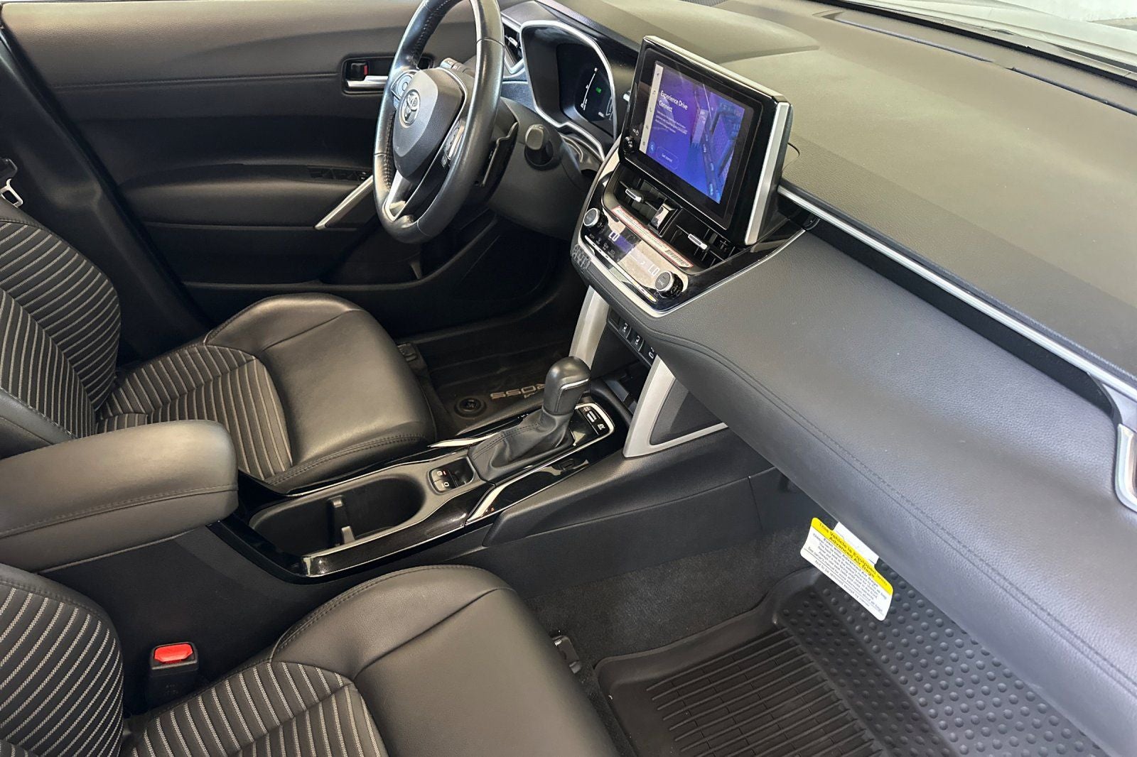 2024 Toyota Corolla Cross Hybrid XSE