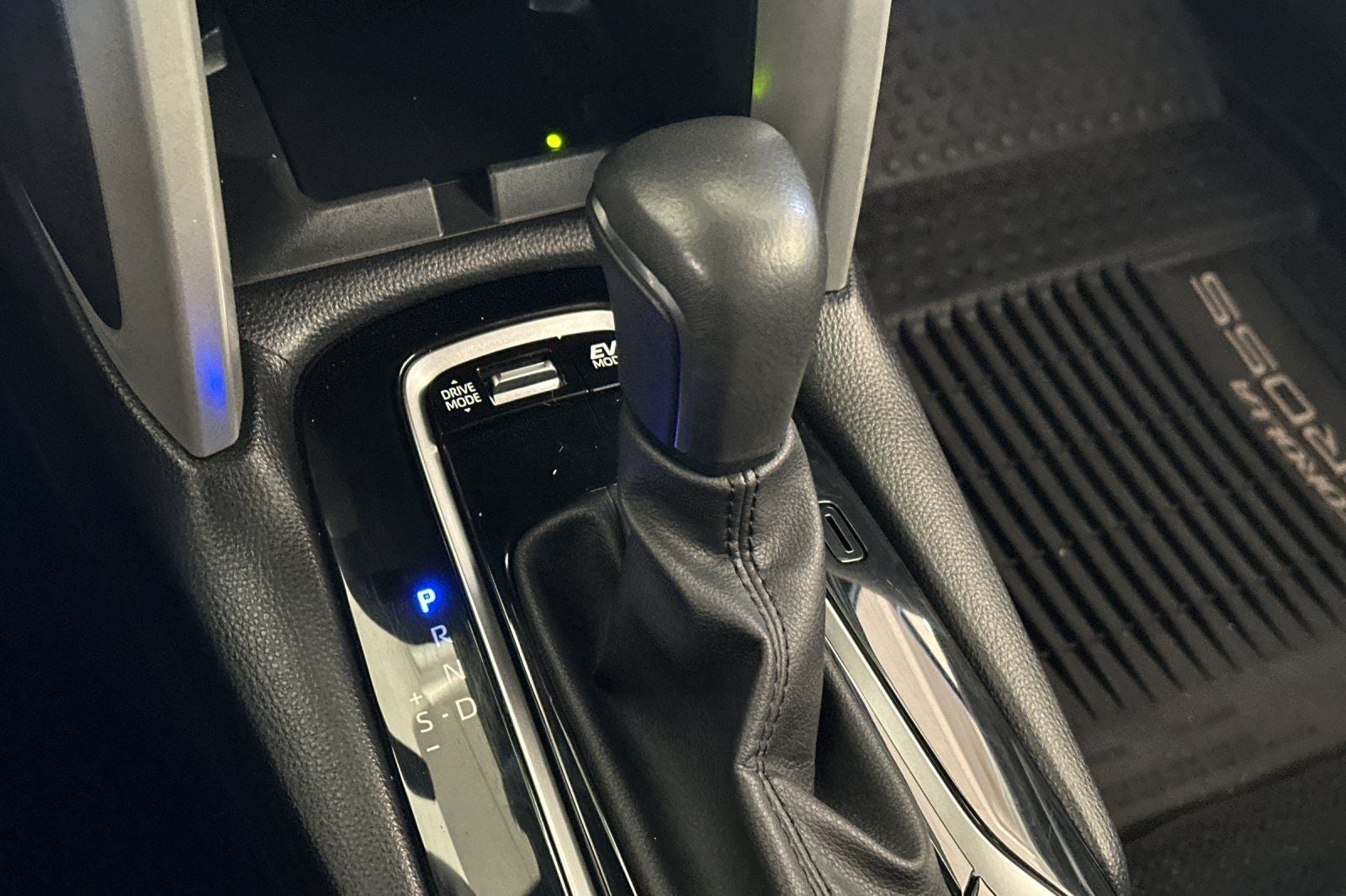 2024 Toyota Corolla Cross Hybrid XSE