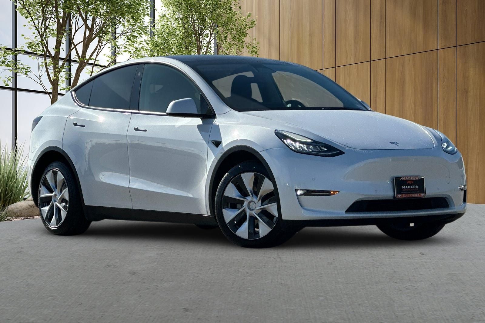 Used 2022 Tesla Model Y Long Range with VIN 7SAYGDEE7NF380444 for sale in Madera, CA