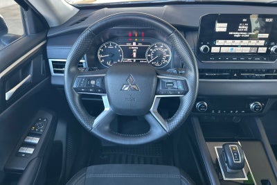 2024 Mitsubishi Outlander SE Black Edition w/Pano Roof