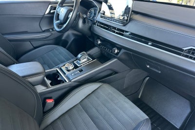 2024 Mitsubishi Outlander SE Black Edition w/Pano Roof