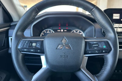 2024 Mitsubishi Outlander SE Black Edition w/Pano Roof