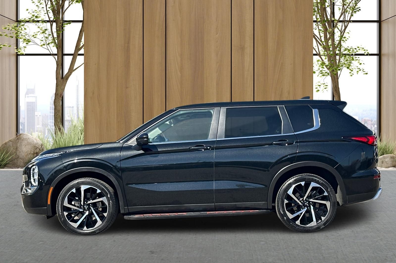 2024 Mitsubishi Outlander SE Black Edition w/Pano Roof