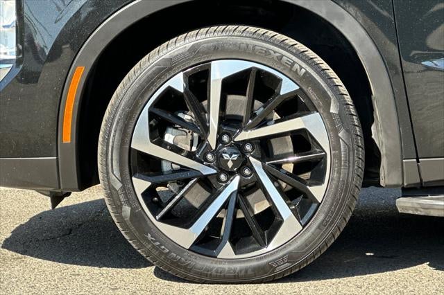 2024 Mitsubishi Outlander SE Black Edition w/Pano Roof