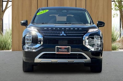 2024 Mitsubishi Outlander SE Black Edition w/Pano Roof