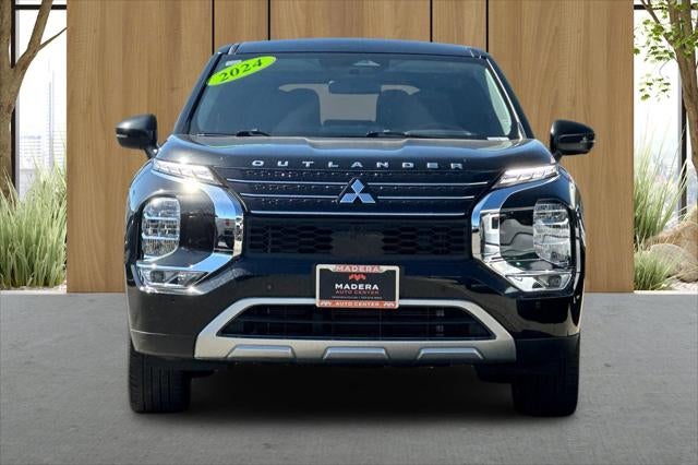 2024 Mitsubishi Outlander SE Black Edition w/Pano Roof