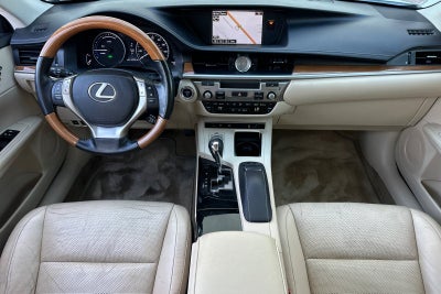 2015 Lexus ES 300h