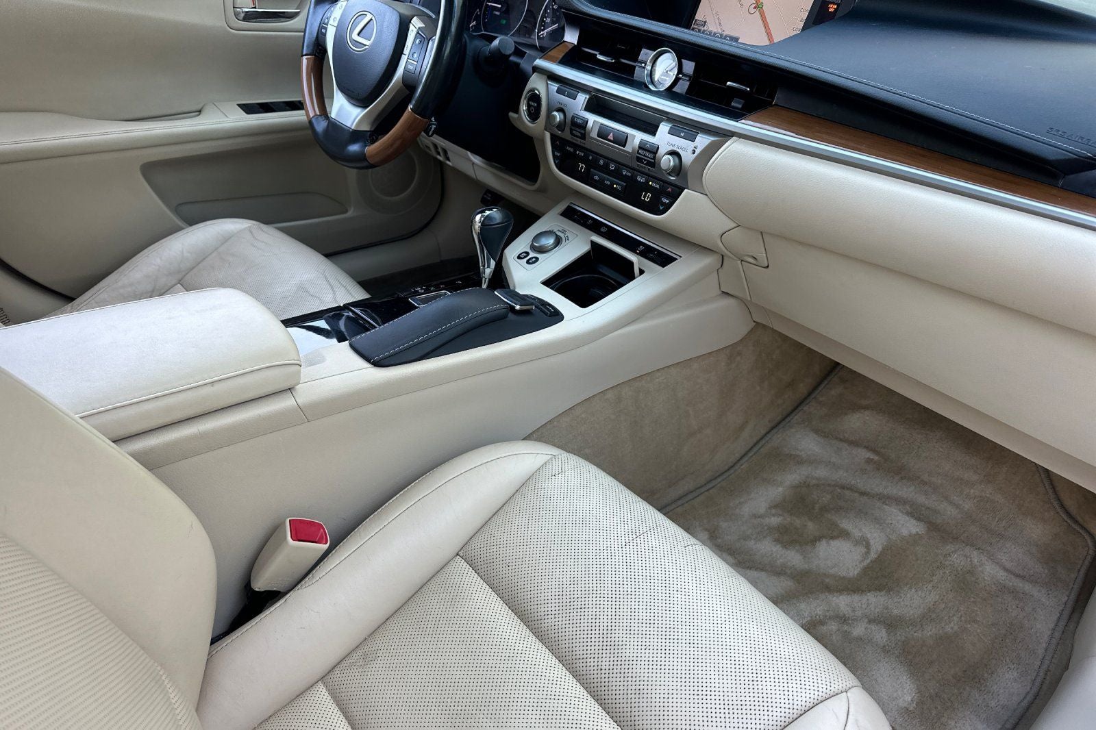 2015 Lexus ES 300h