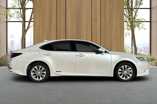 2015 Lexus ES 300h