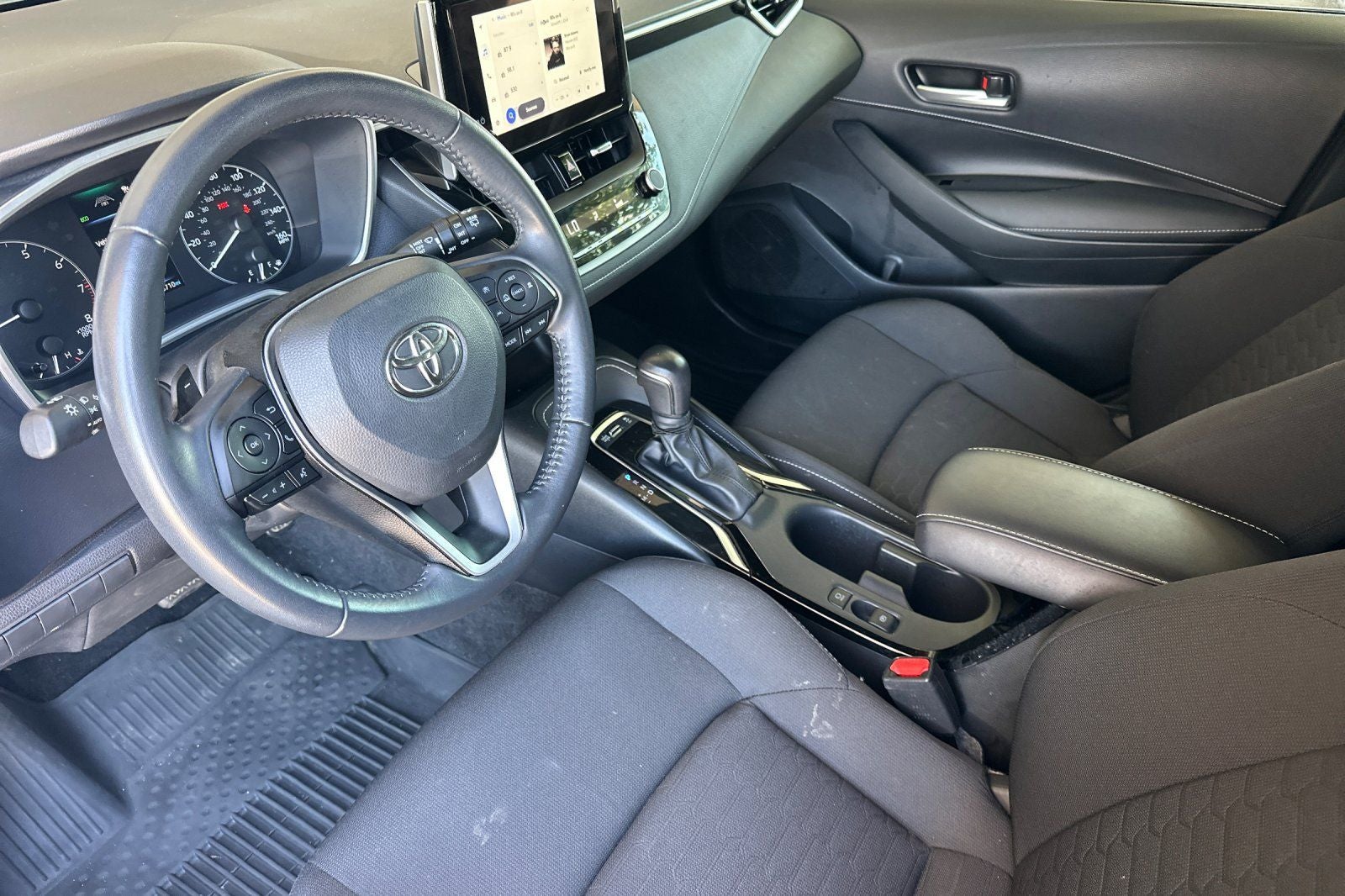 2024 Toyota Corolla Hatchback SE