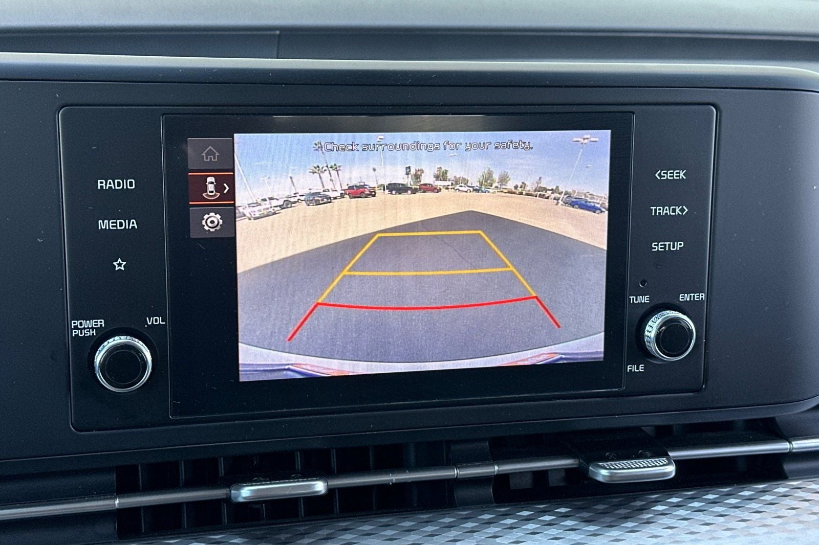 2024 Kia Carnival LX