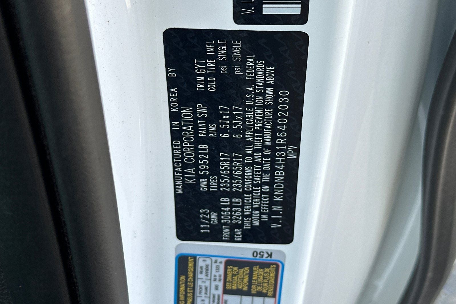 2024 Kia Carnival LX