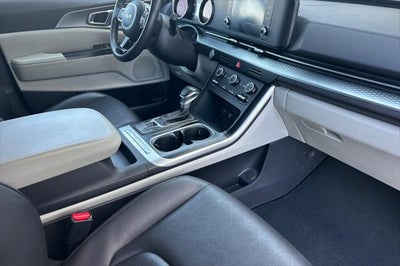 2024 Kia Carnival LX