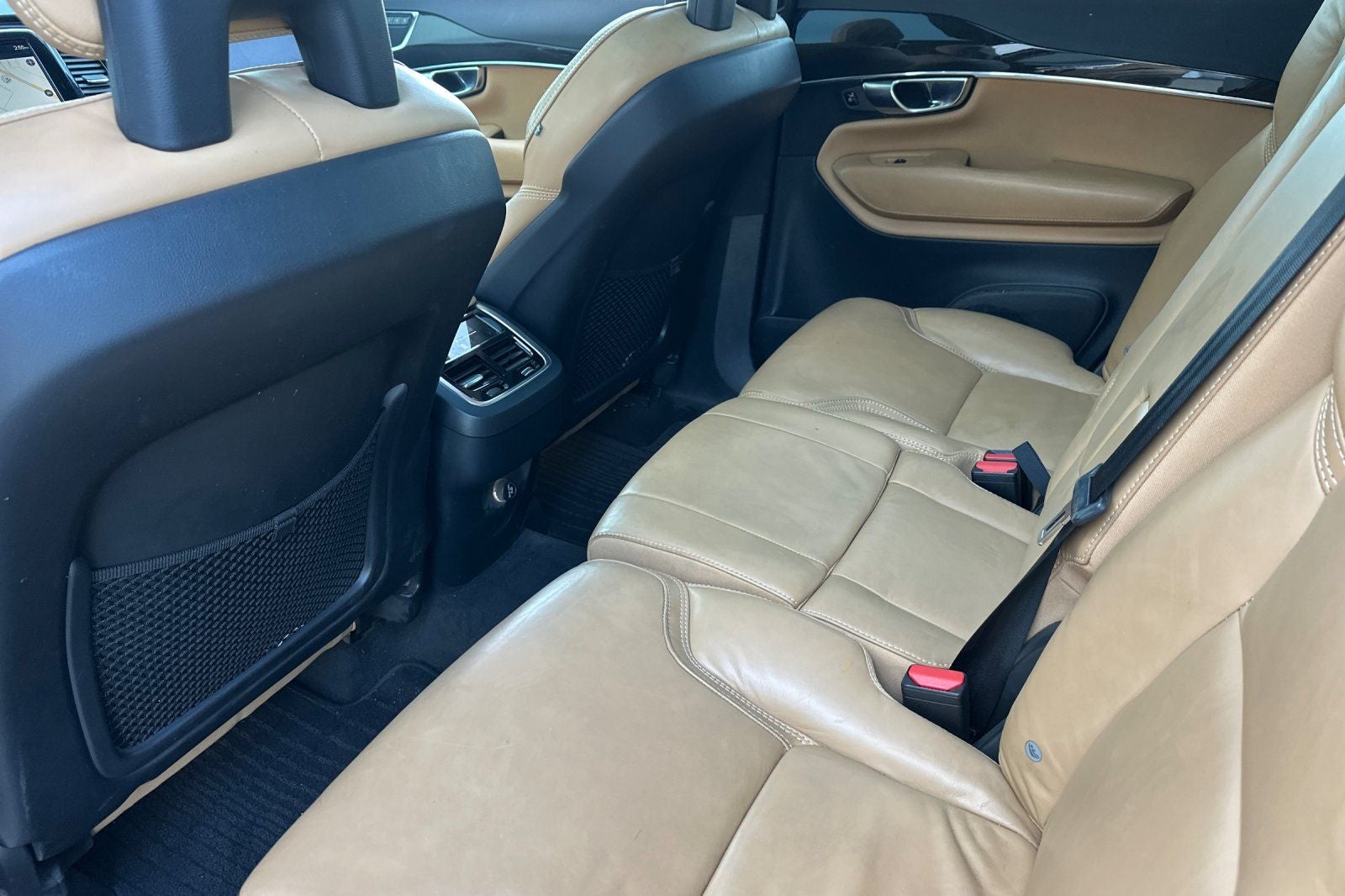 2018 Volvo XC90 T6 Momentum