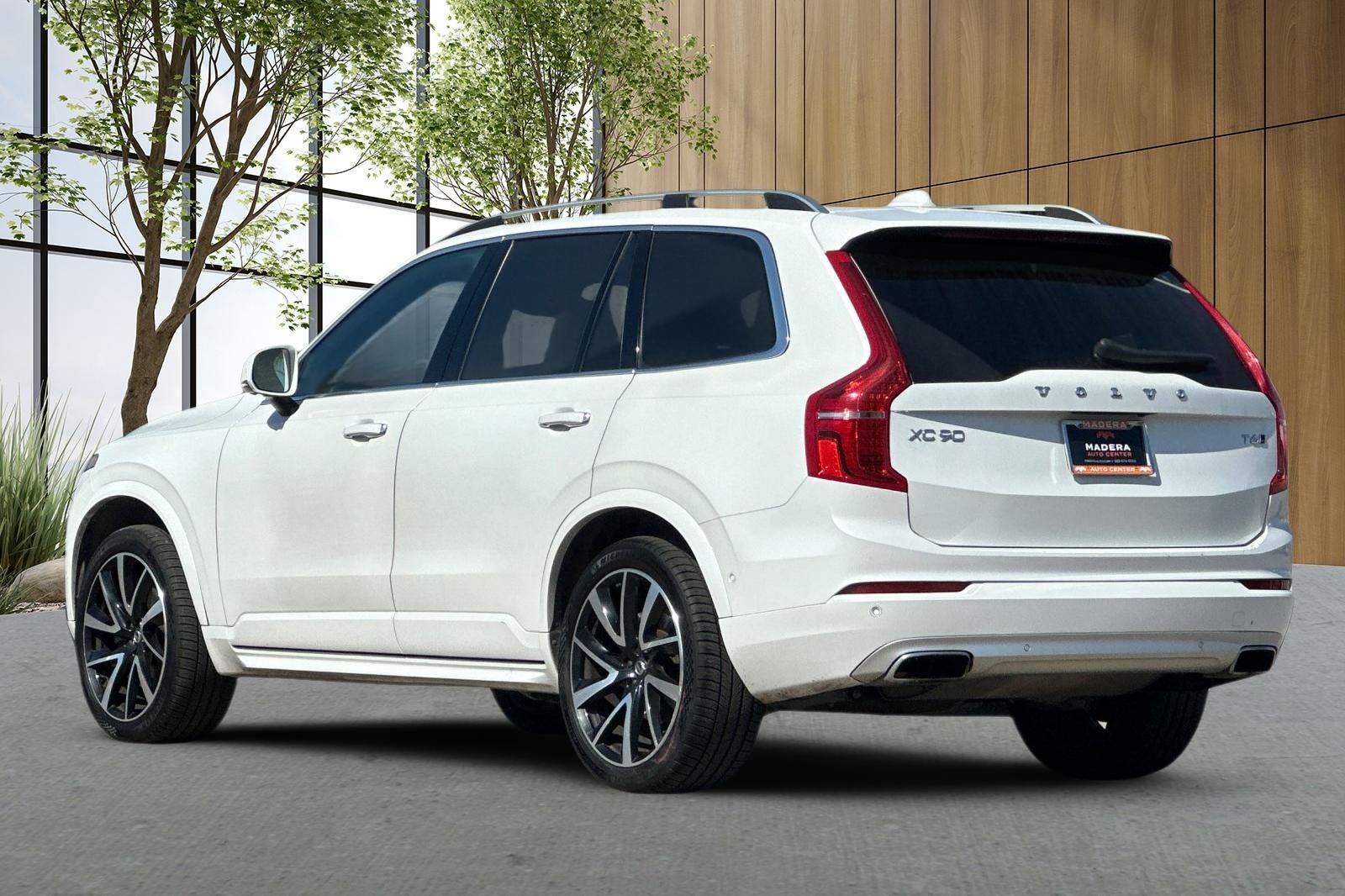 2018 Volvo XC90 T6 Momentum