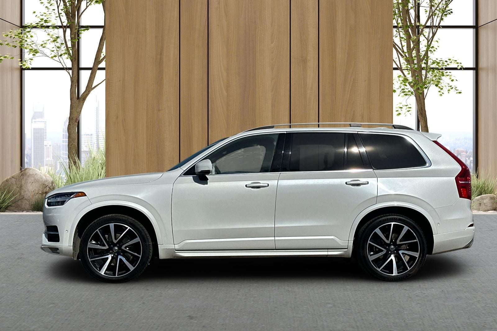 2018 Volvo XC90 T6 Momentum