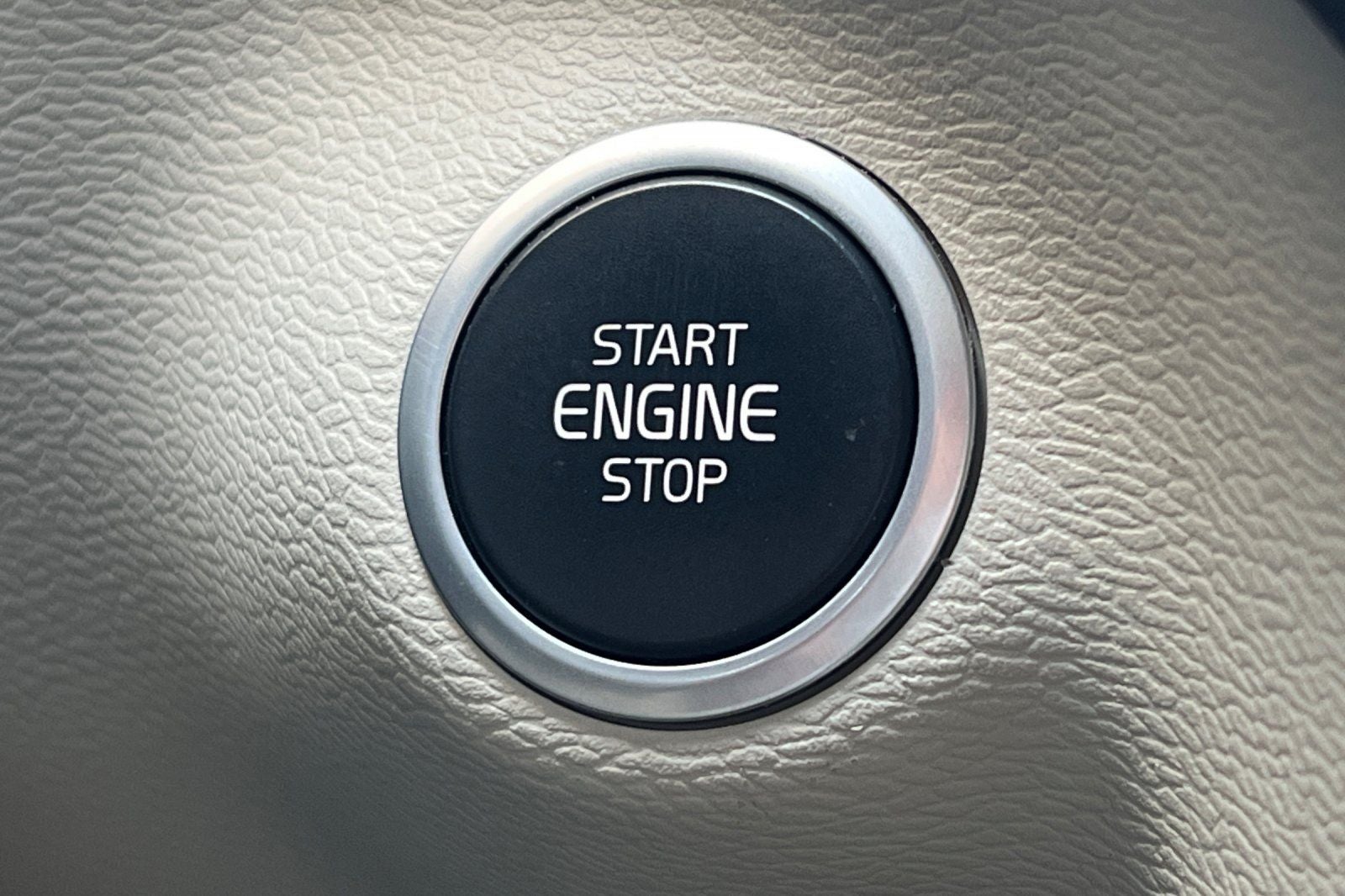 2021 Volvo XC40 Momentum