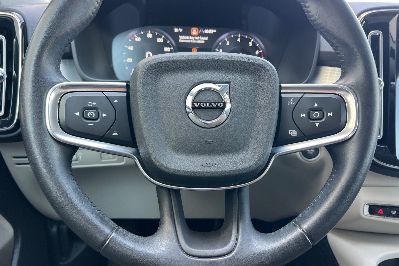 2021 Volvo XC40 Momentum