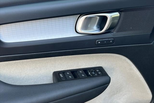 2021 Volvo XC40 Momentum