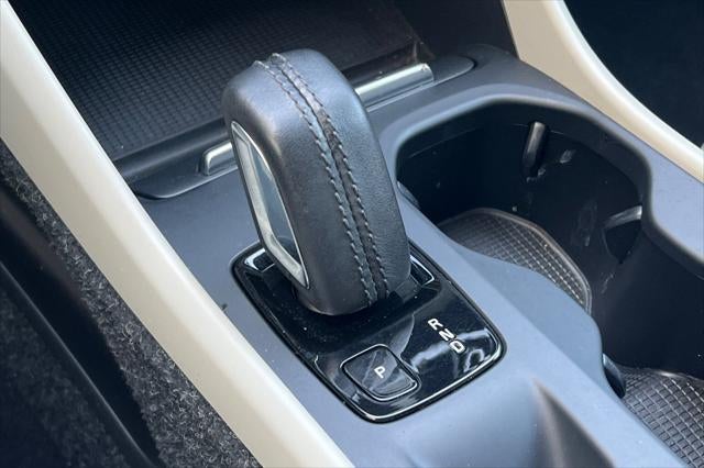 2021 Volvo XC40 Momentum