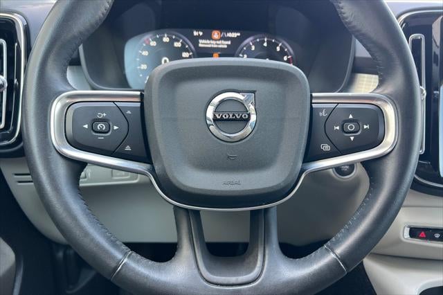 2021 Volvo XC40 Momentum