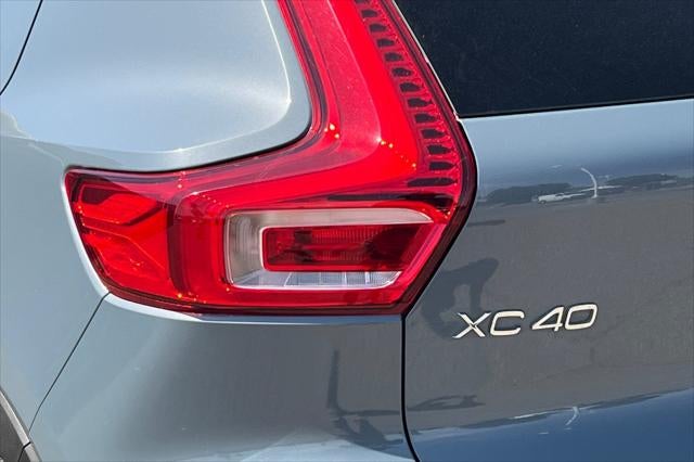 2021 Volvo XC40 Momentum